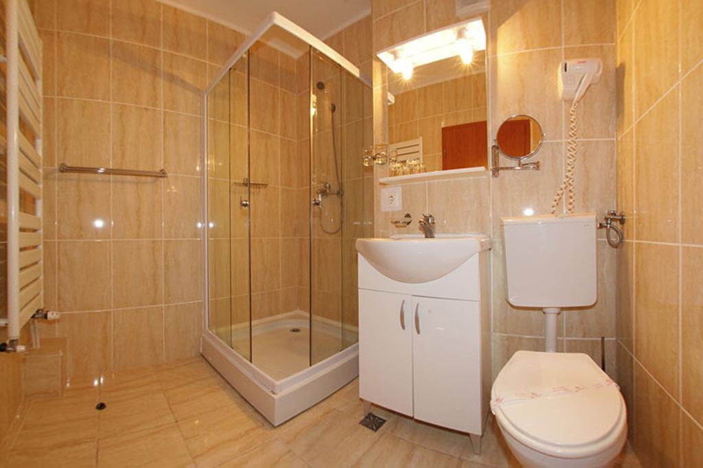 Hotel International Herkulesfürdő Szoba fotó