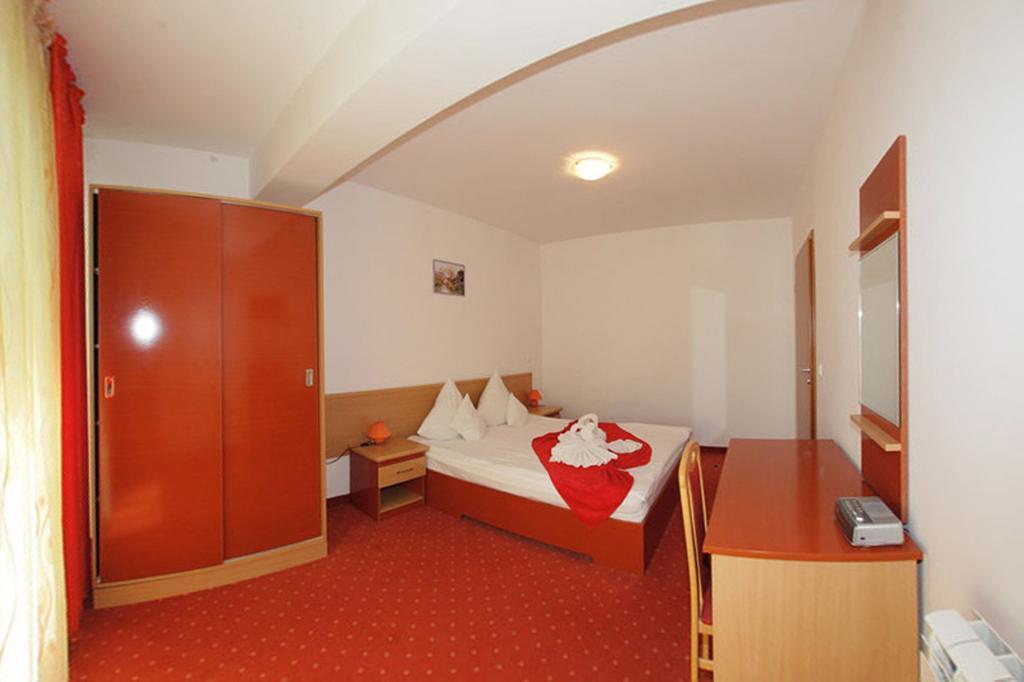 Hotel International Herkulesfürdő Kültér fotó