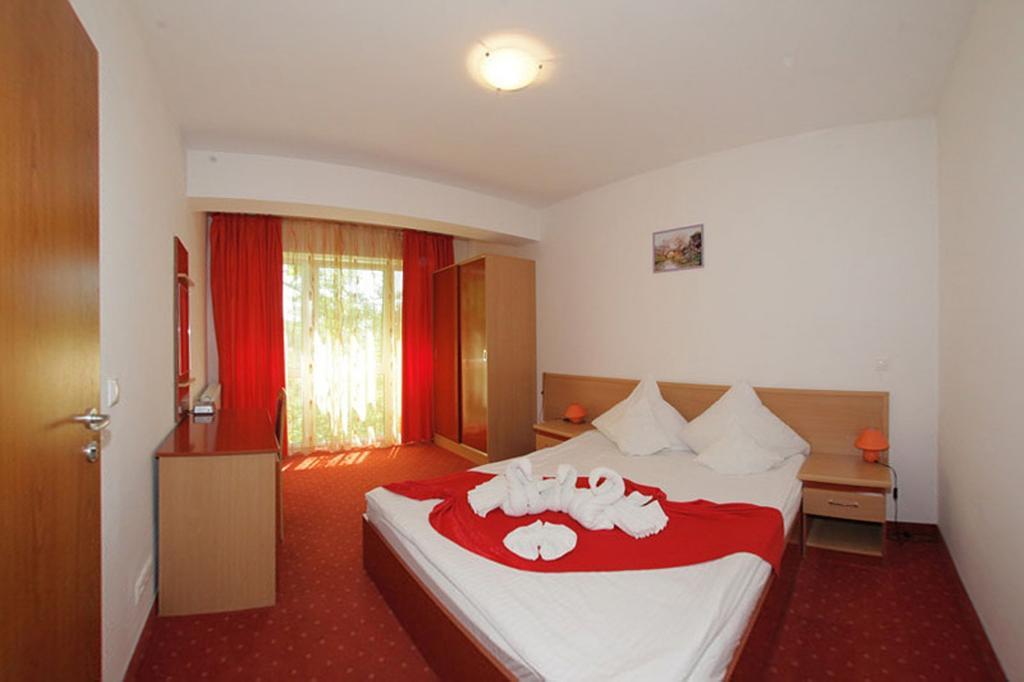 Hotel International Herkulesfürdő Kültér fotó