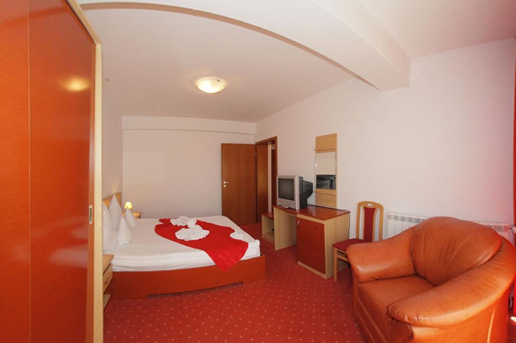 Hotel International Herkulesfürdő Kültér fotó