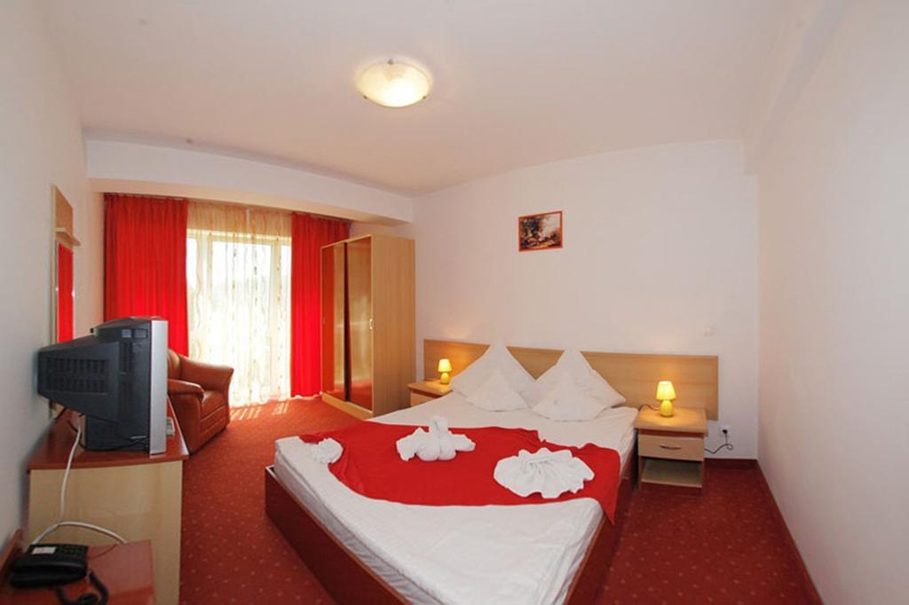 Hotel International Herkulesfürdő Kültér fotó