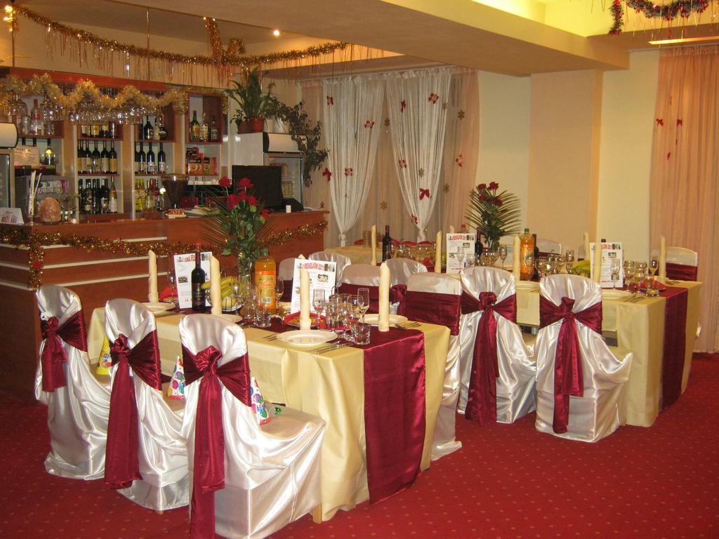 Hotel International Herkulesfürdő Kültér fotó